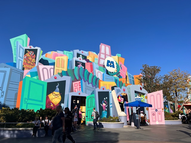 Monsters, Inc. Mike & Sulley To The Rescue! – Disney California