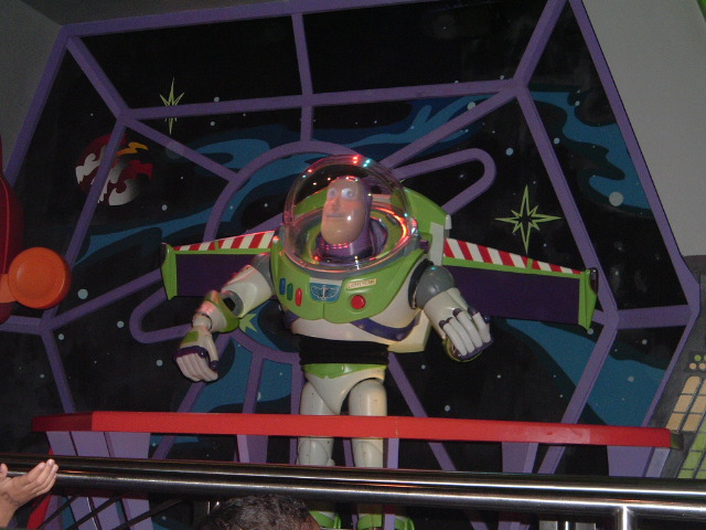 buzz lightyear disneyworld